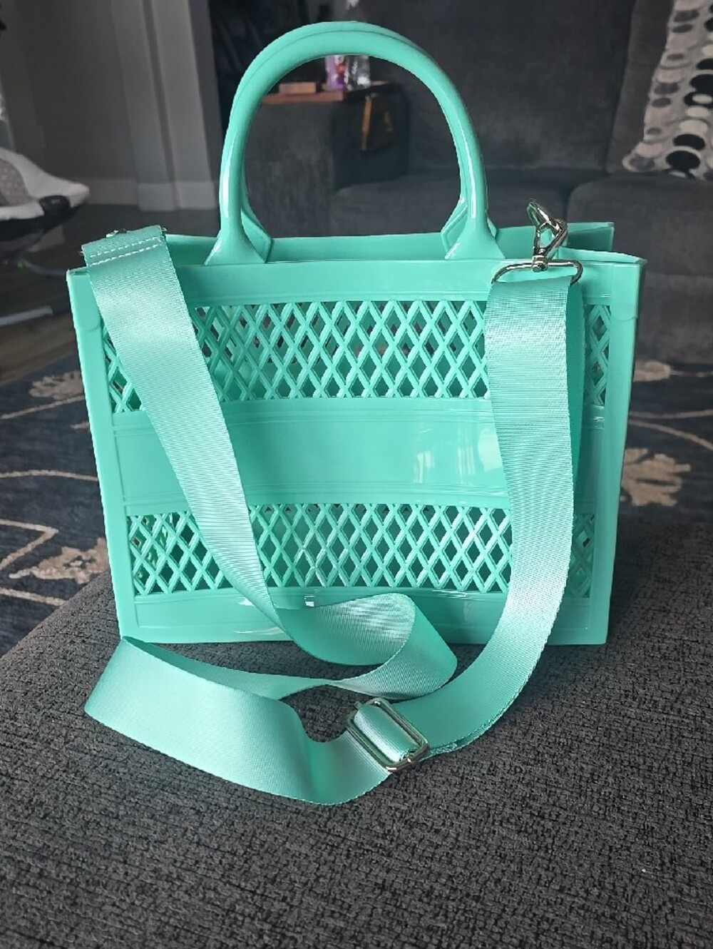 Mint Green Women’s Jelly Tote Bag with Detachable Strap - Picture 2 of 6